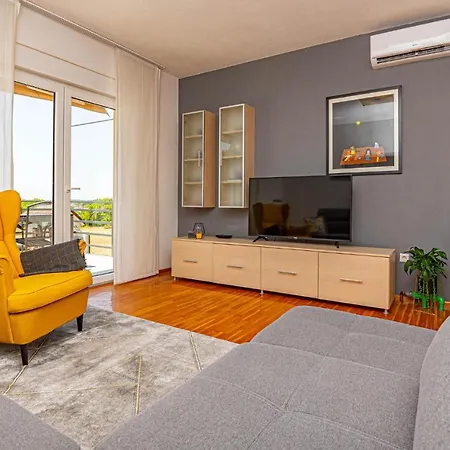 Lovely In With Wifi Ferienhaus *