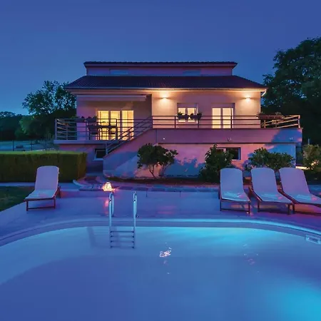 Ferienhaus Lovely In With Wifi *